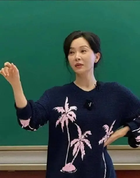 冯小刚《集结号》开机5天换掉陈数:角色气质不匹配致临阵调整 情报图 冯小刚《集结号》开机5天换掉陈数:角色气质不匹配致临阵调整 情报图