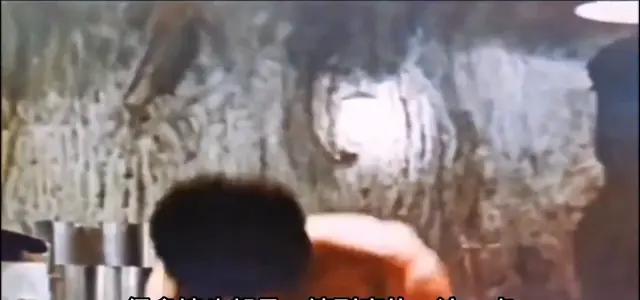 李小龙《龙争虎斗》片场指导武打动作原始影像公开 资讯配图